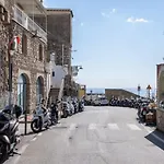 La Perla Di Chicca Apartment