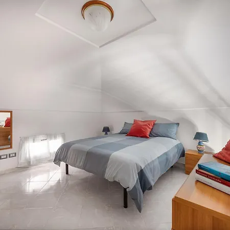 La Perla Di Chicca Apartman *
