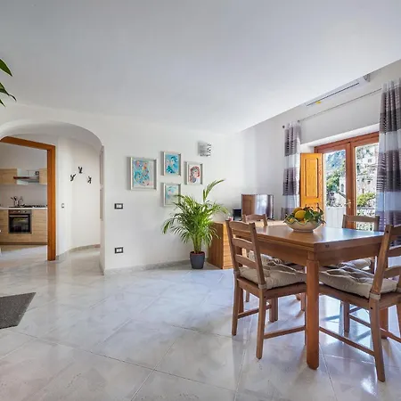 La Perla Di Chicca Positano